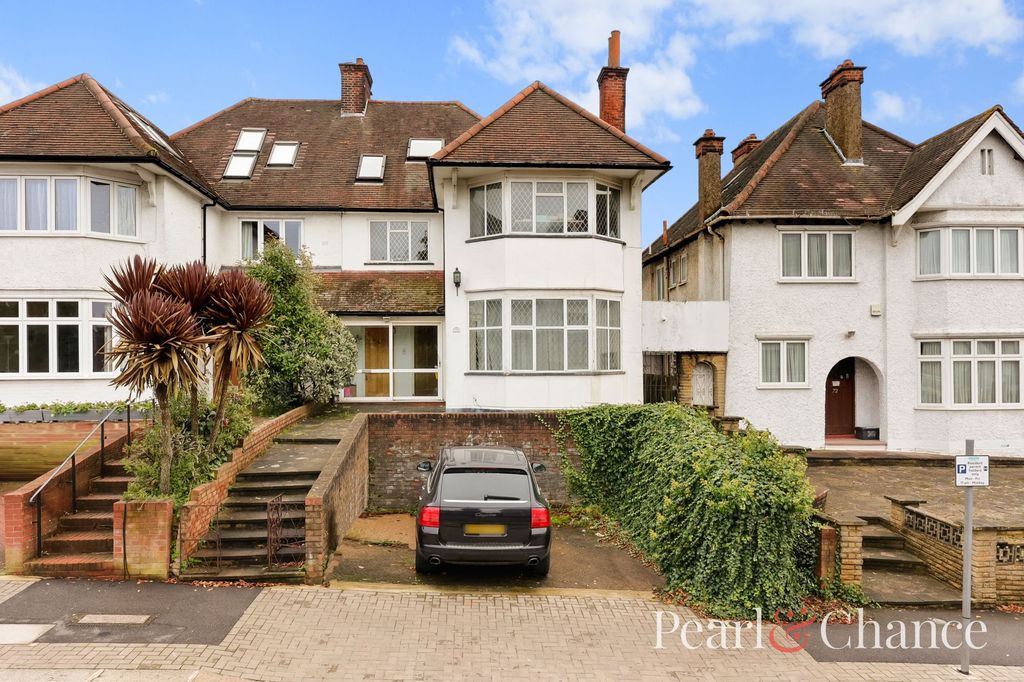 Property photo 1 of 31