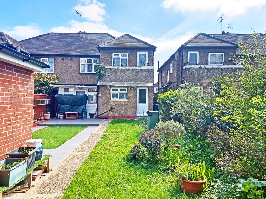 Property photo 2 of 11 4438361