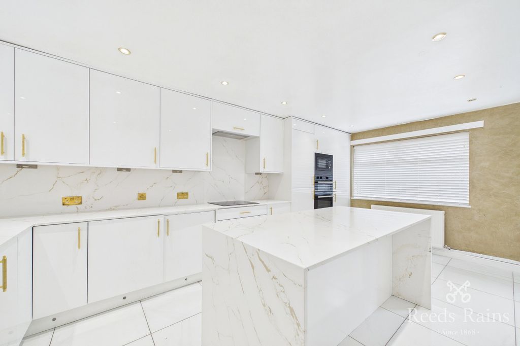 Property photo 1 of 13 Picture No. 02