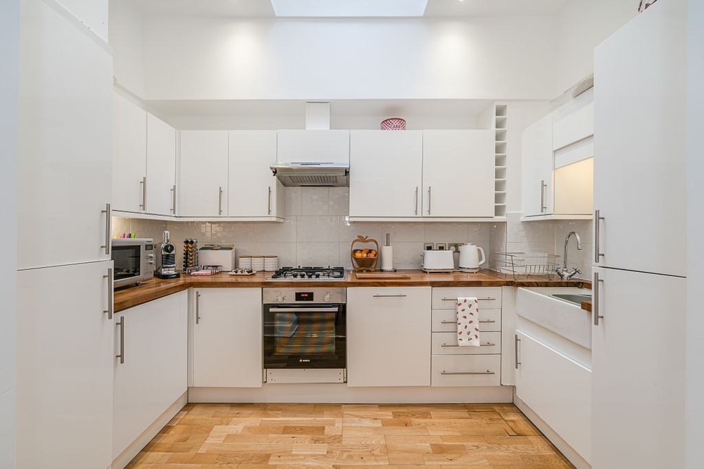 Property photo 3 of 21 Kitchen