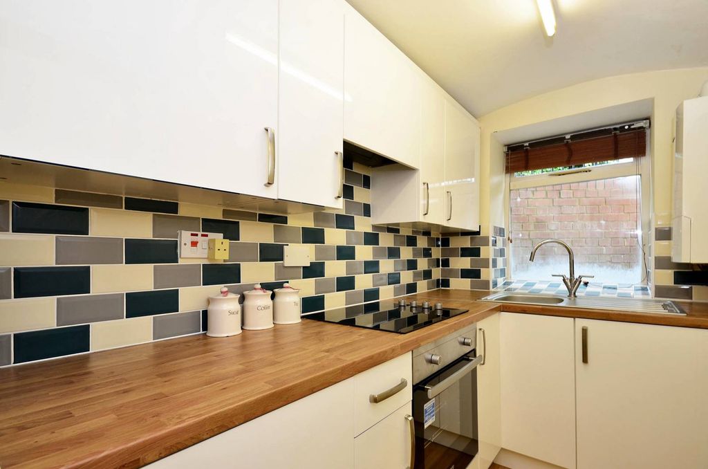 Property photo 1 of 3