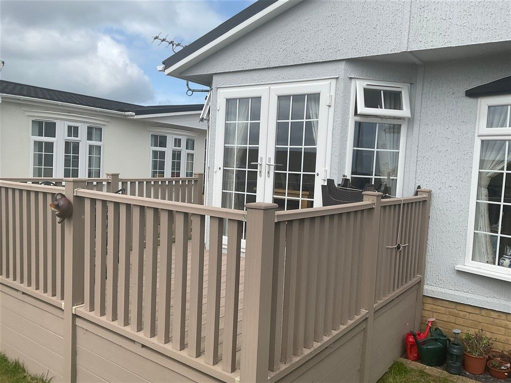 Property photo 3 of 8 Decking