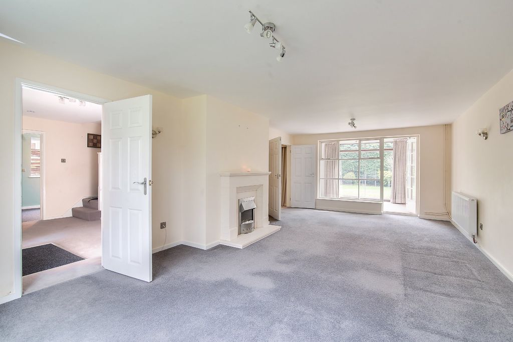 Property photo 2 of 20 Photo 16