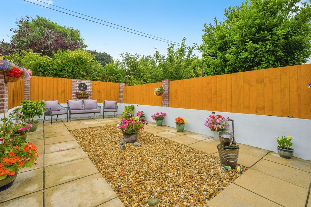 Property photo 3 of 16
