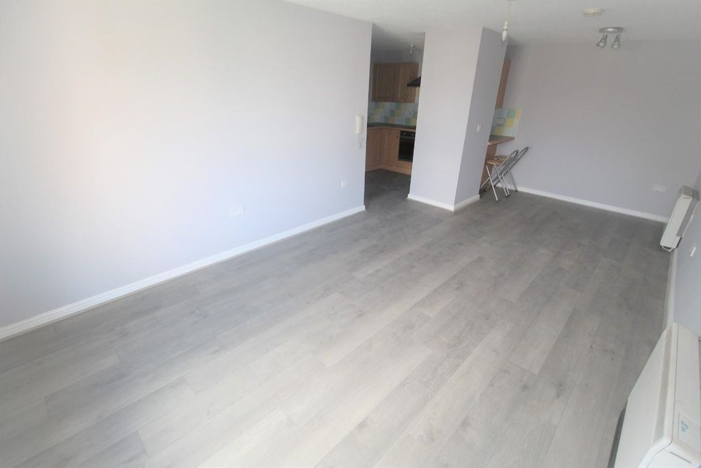 Property photo 3 of 8 Img_8373.Jpg