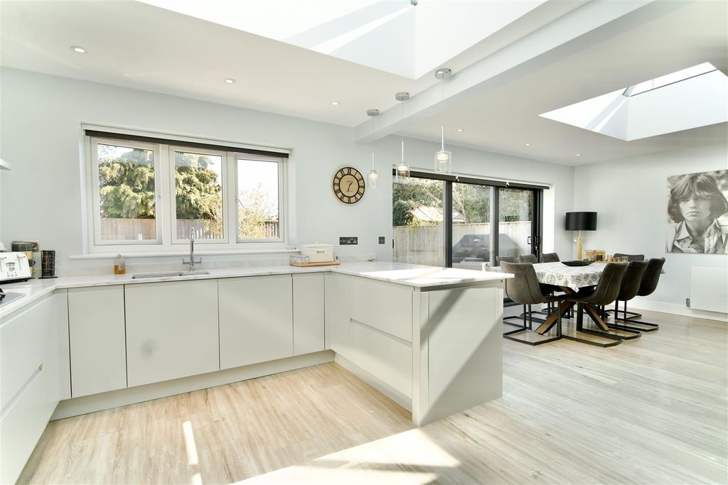 Property photo 2 of 27 Dsc01873.Jpeg