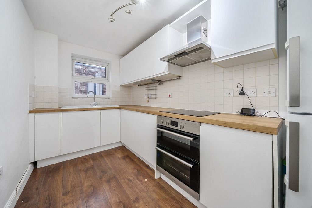 Property photo 3 of 12 Picture No. 16