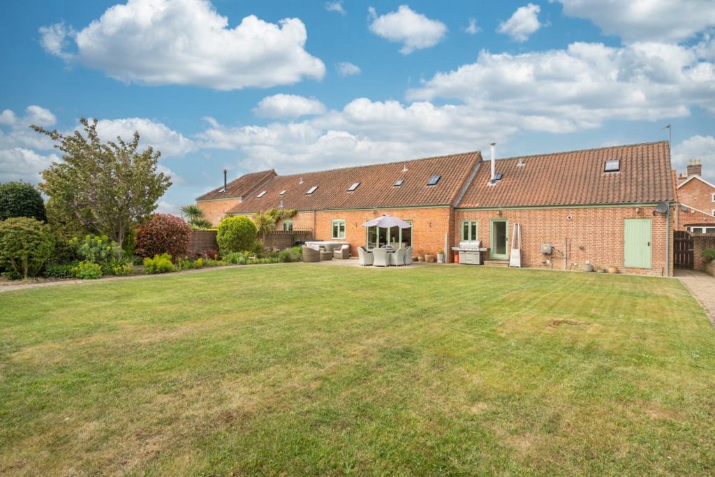 Property photo 1 of 29