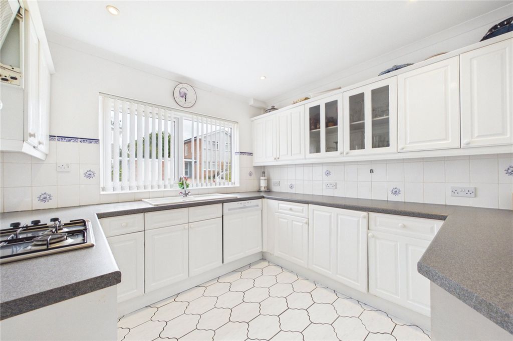Property photo 3 of 12 Kitchen
