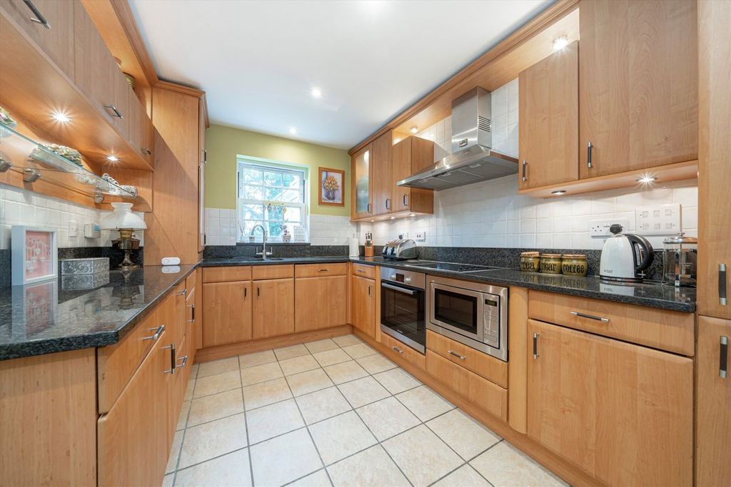 Property photo 3 of 7