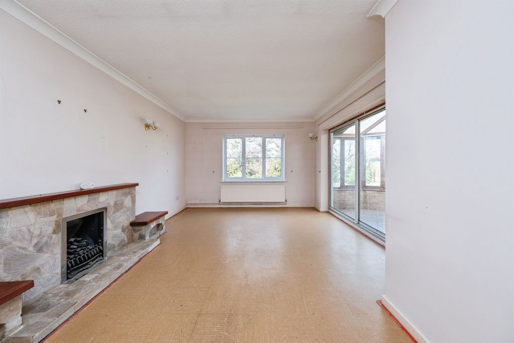 Property photo 2 of 24