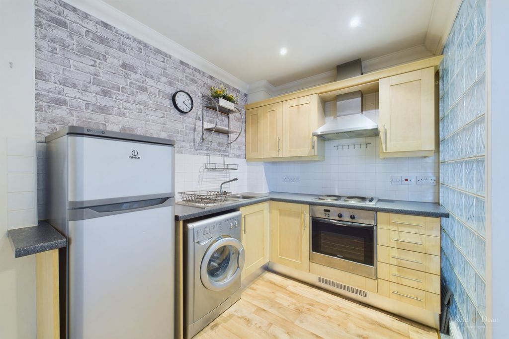 Property photo 2 of 10 850-Hr-2.Jpg