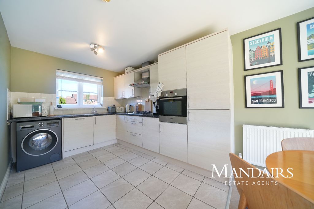 Property photo 2 of 34