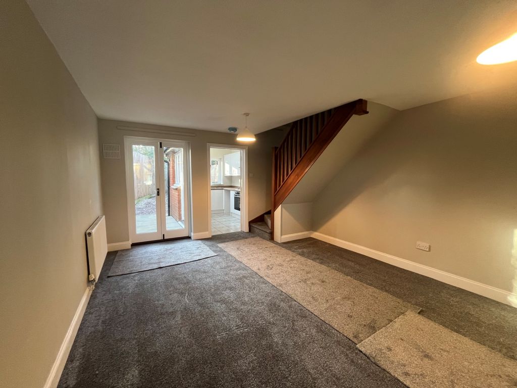 Property photo 3 of 12 Photo 8