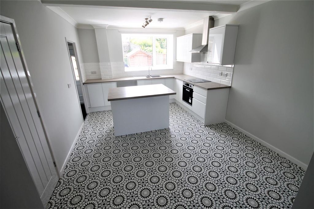 Property photo 2 of 7 Open Plan Kitchen And Dining Room