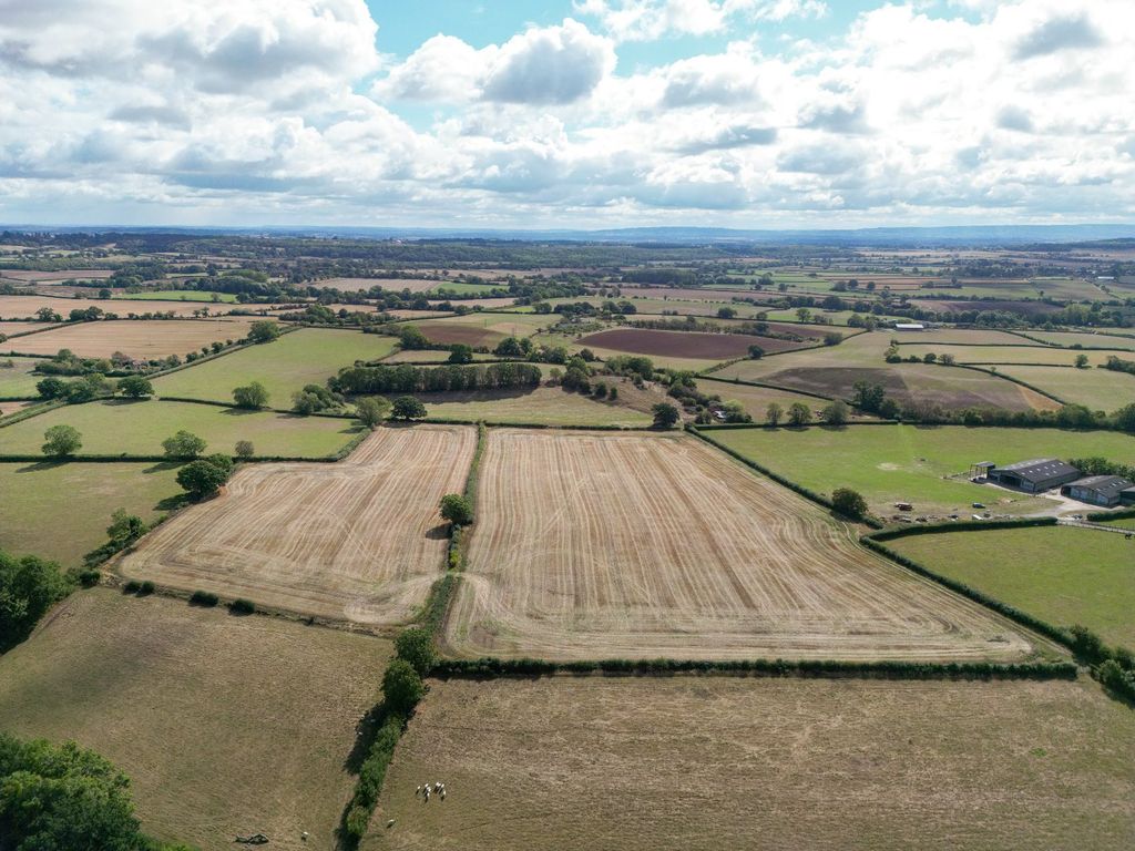 Property photo 3 of 7 Land