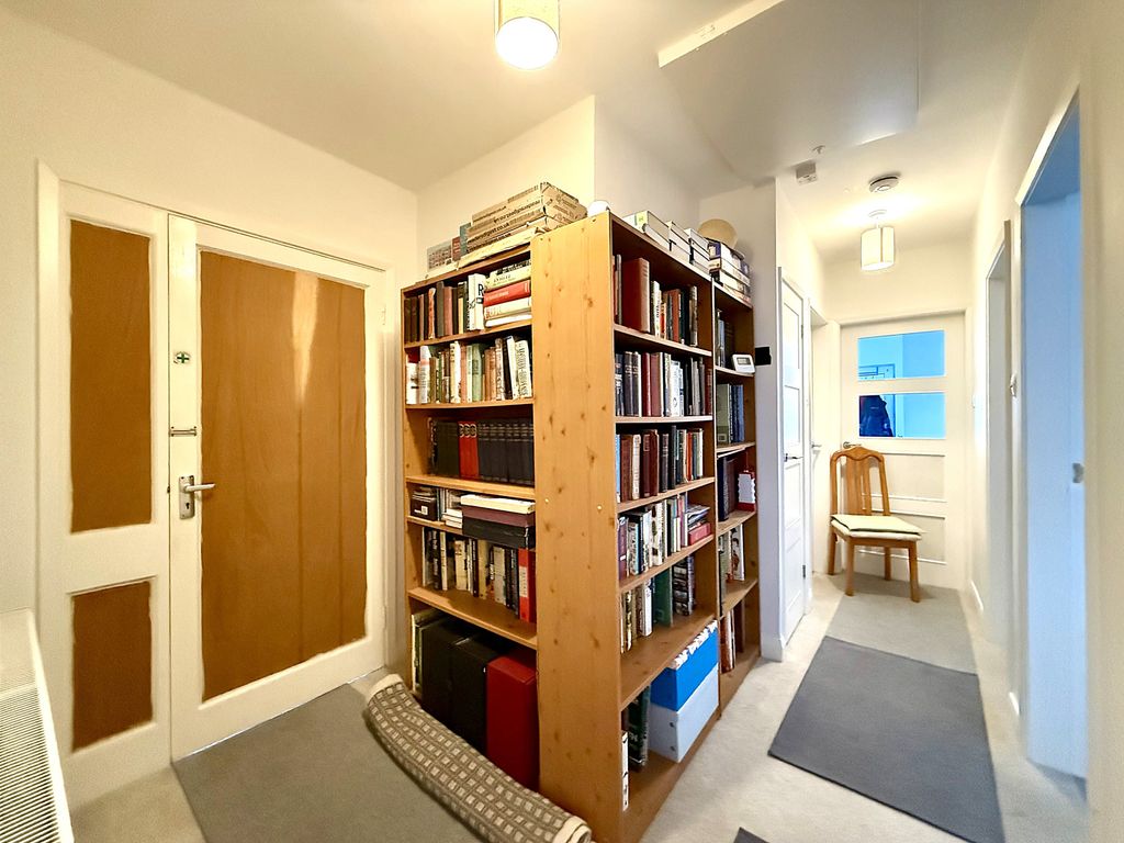 Property photo 2 of 29