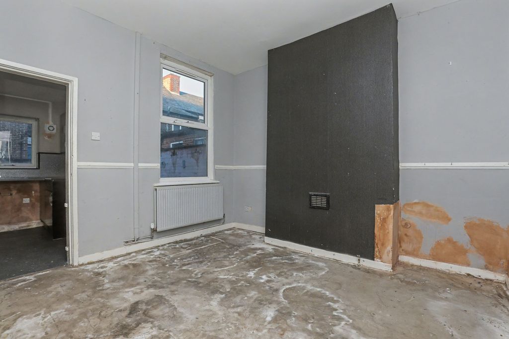 Property photo 3 of 11 9 Wulstan Street, Liverpool L4 1Ra