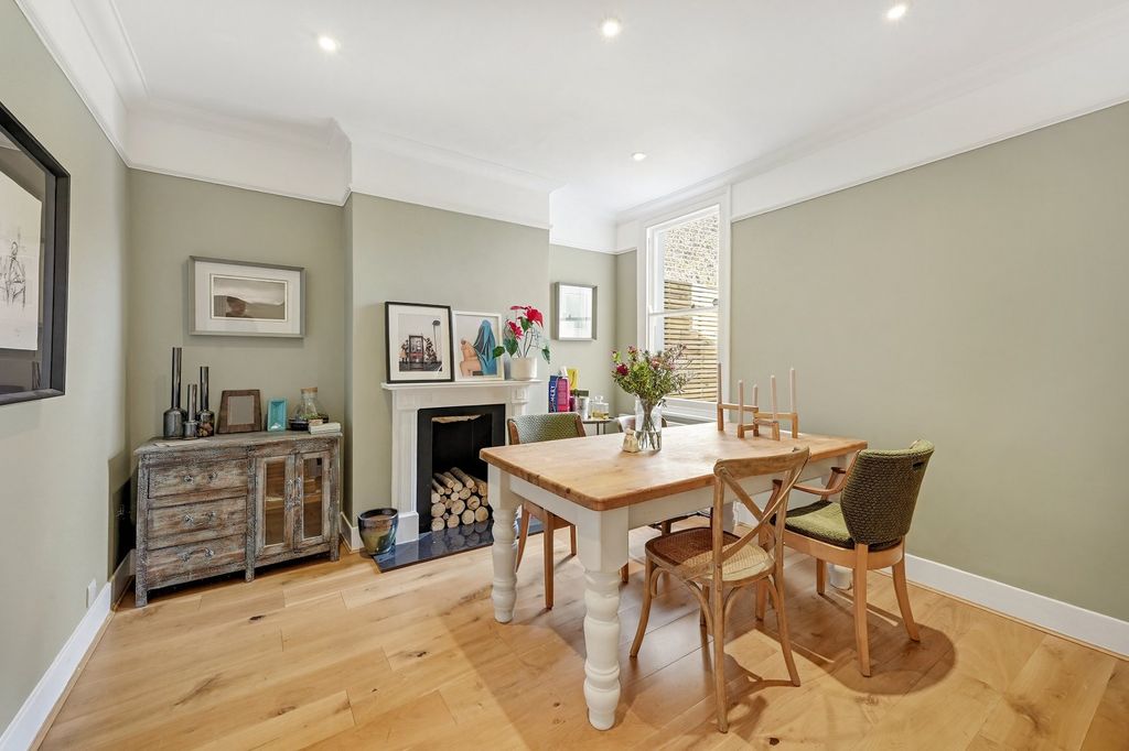 Property photo 3 of 14 Dining Room