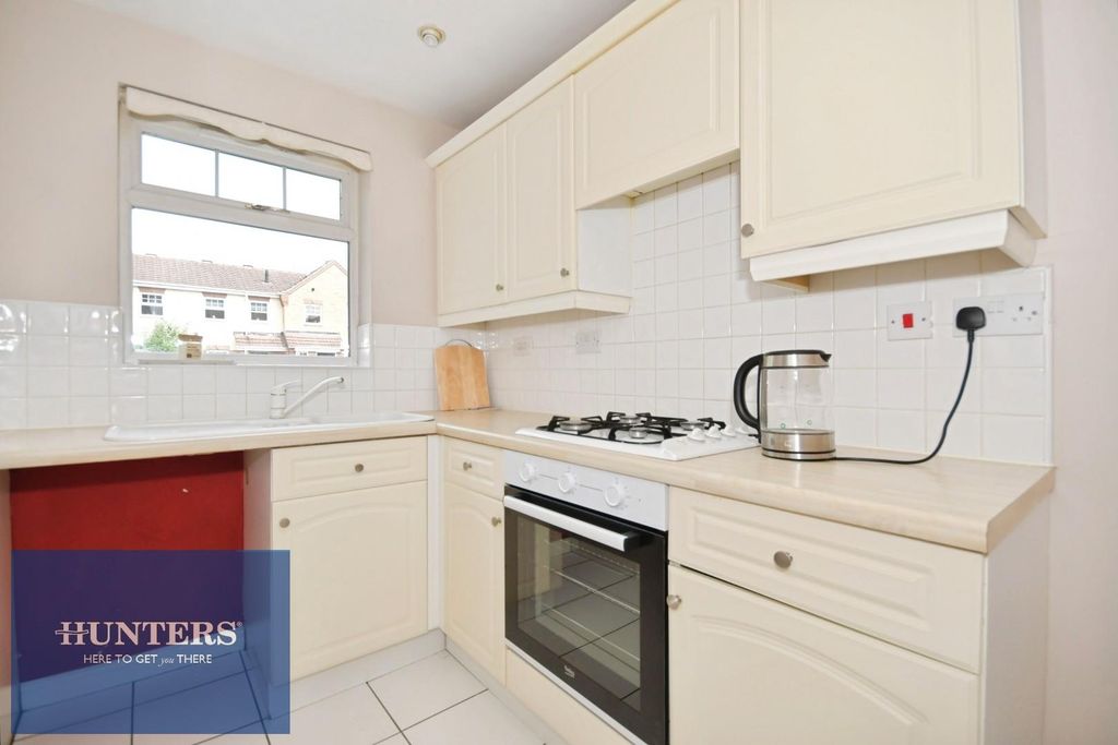 Property photo 2 of 16 Kitchen 02.Jpg