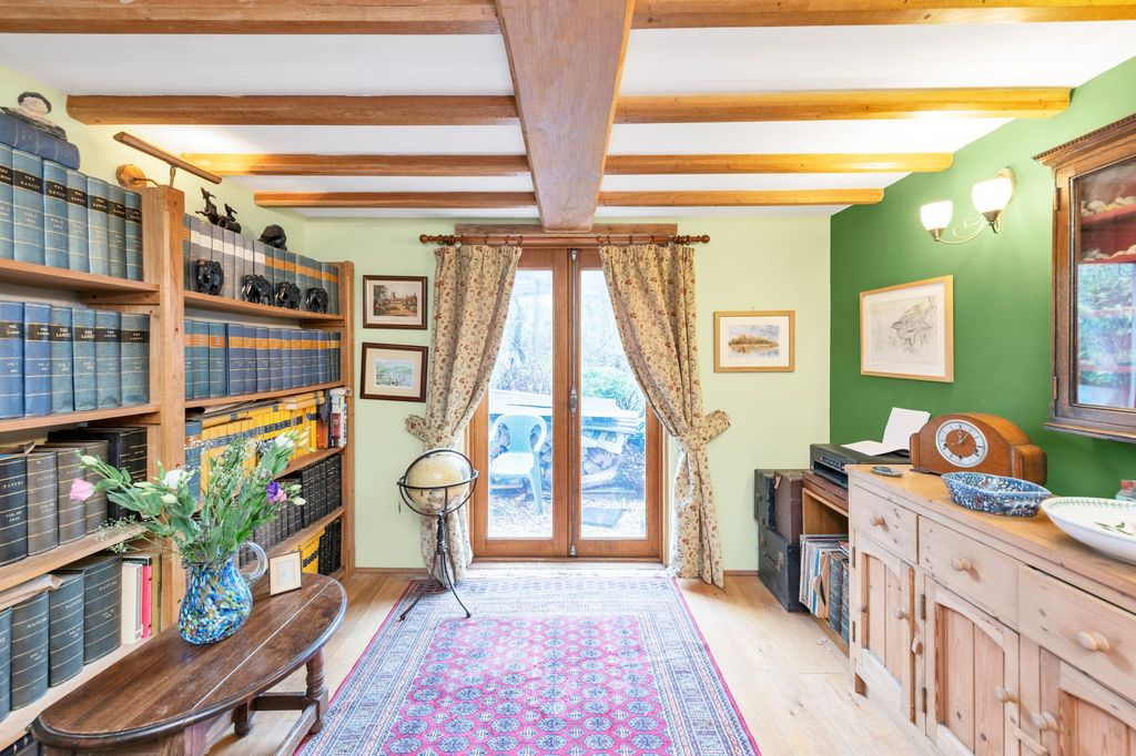 Property photo 3 of 16