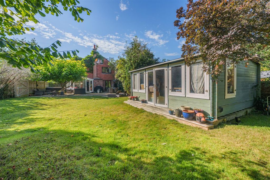 Property photo 2 of 22 Externally