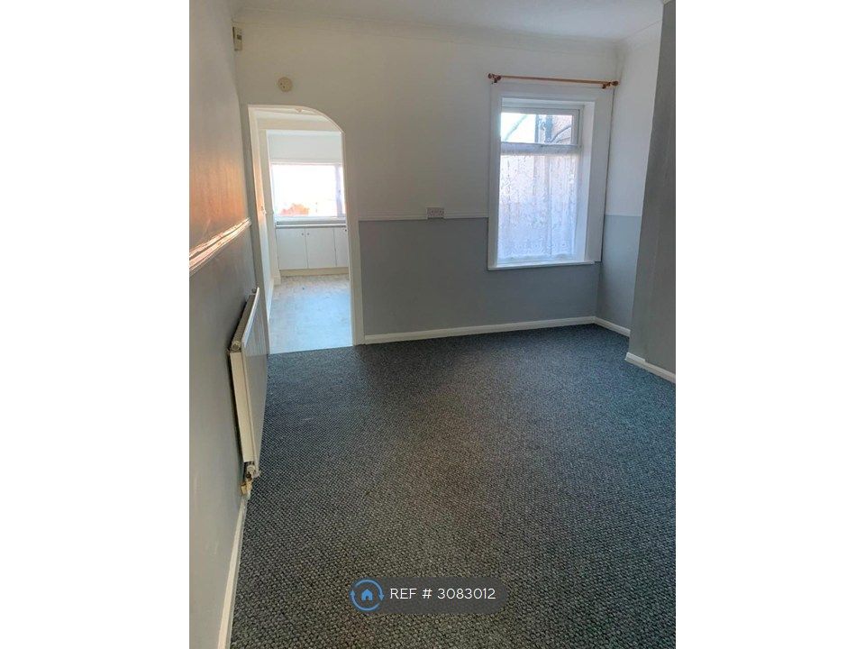 Property photo 2 of 8 Dining Room