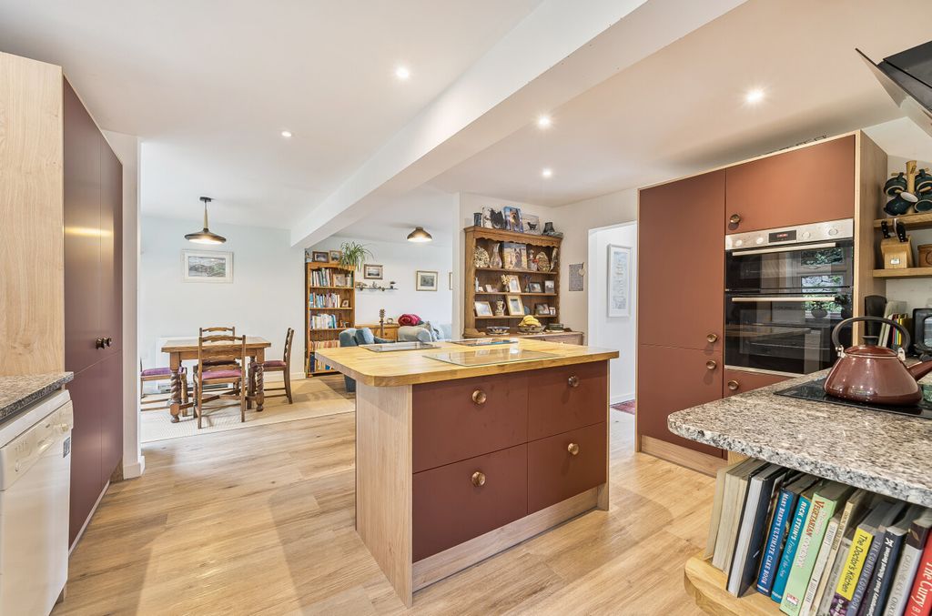 Property photo 3 of 23 1343551-18-68A705...