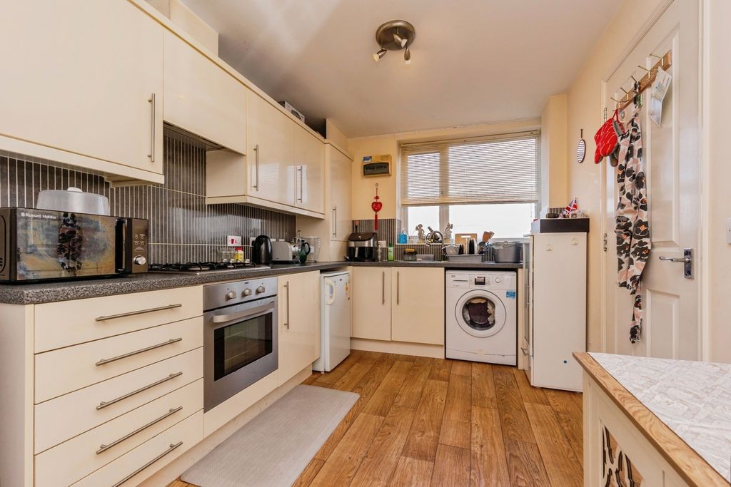 Property photo 2 of 17 Photo