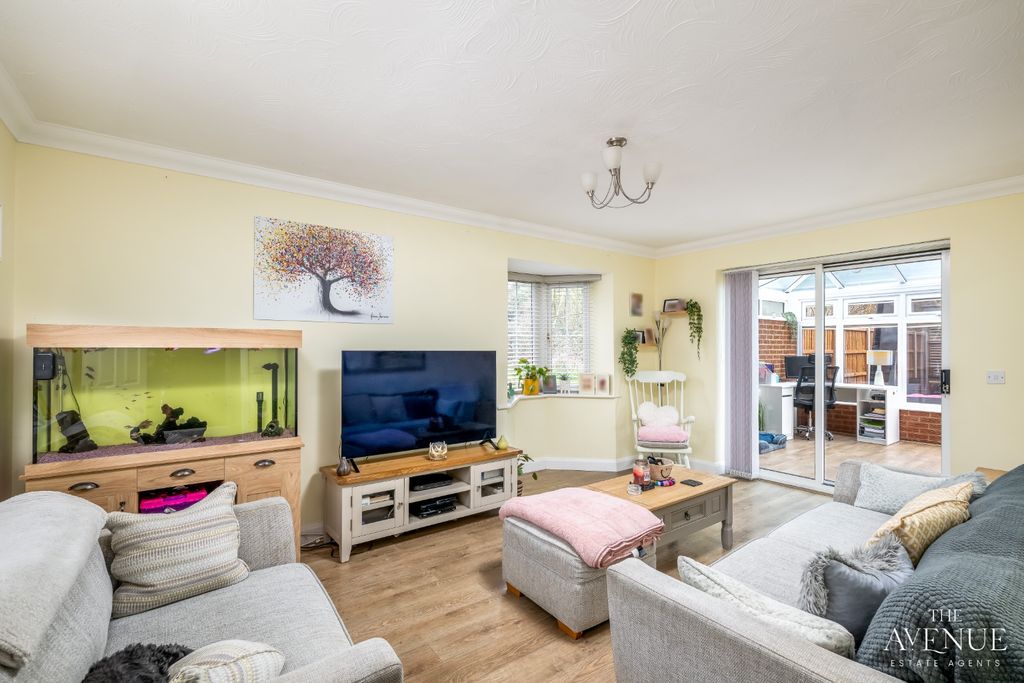 Property photo 3 of 41 4904896