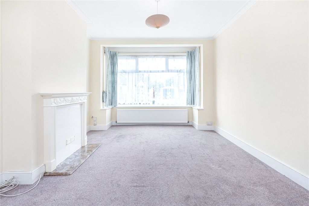 Property photo 2 of 17 Picture No. 23