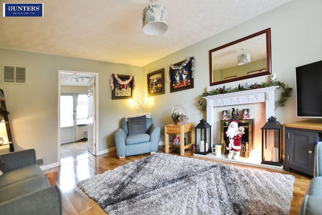 Property photo 2 of 12 Living Room