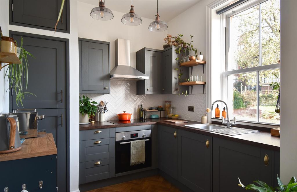 Property photo 2 of 15 Kitchen