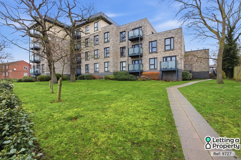 Property photo 2 of 17