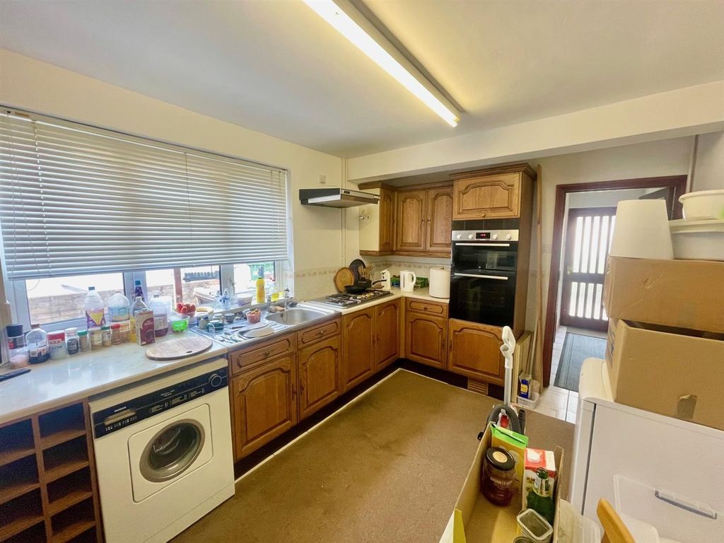 Property photo 2 of 12 Kitchen.Jpg