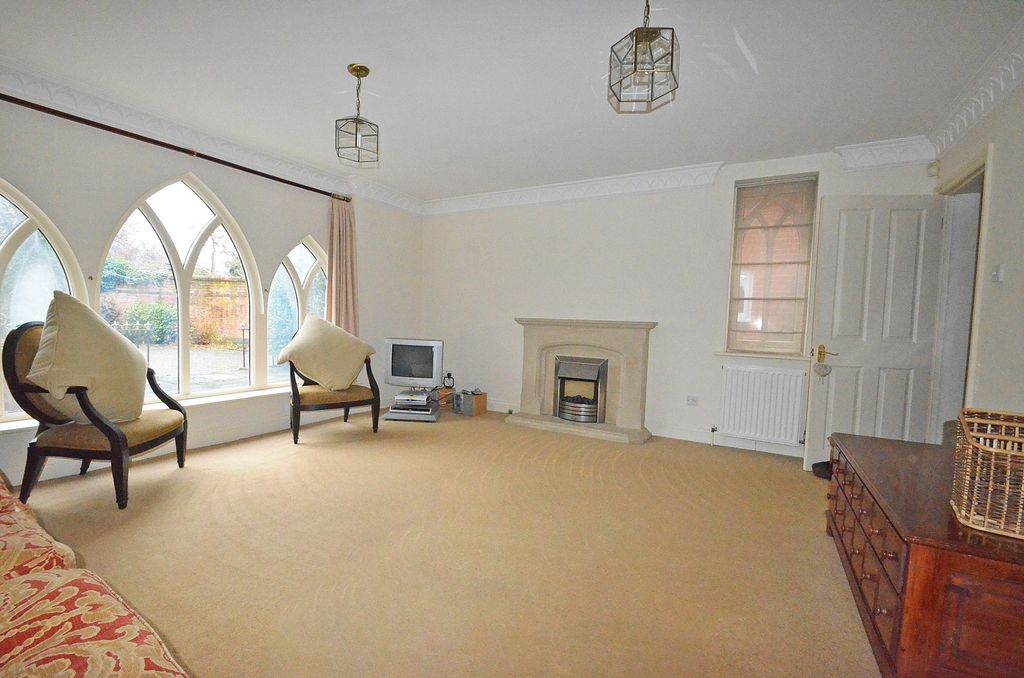 Property photo 2 of 7 Living Room