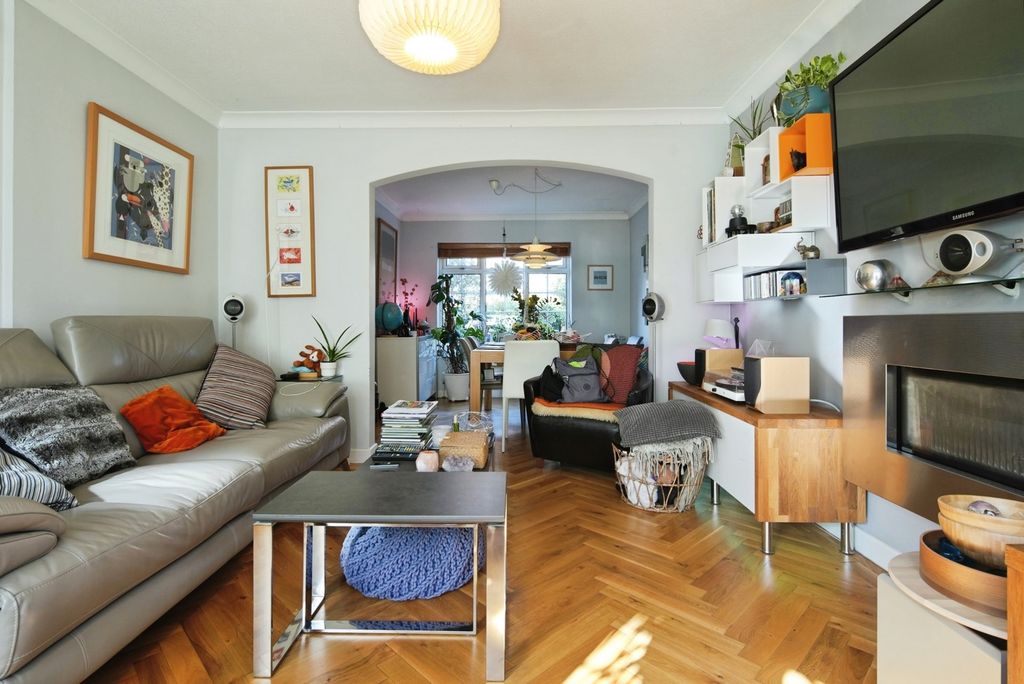 Property photo 3 of 27 Pbox-Img.Jpg