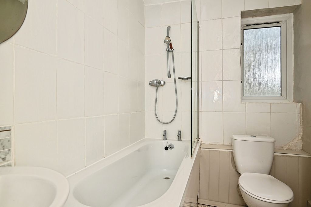 Property photo 3 of 9 Pbox-Img.Jpg