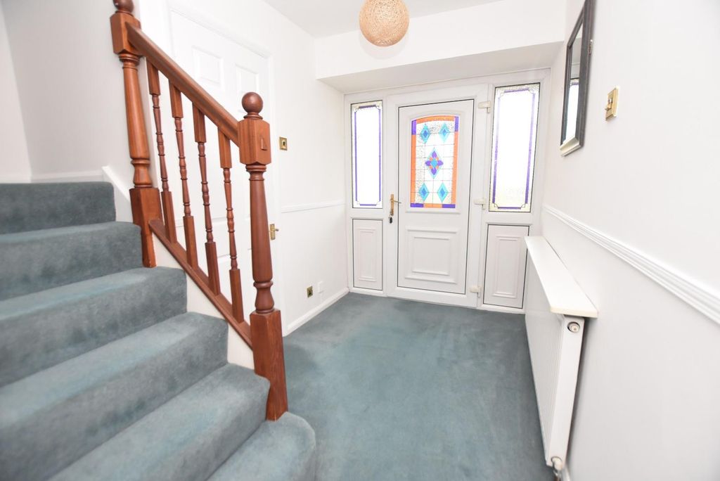 Property photo 2 of 18 Ent Hall.Jpg