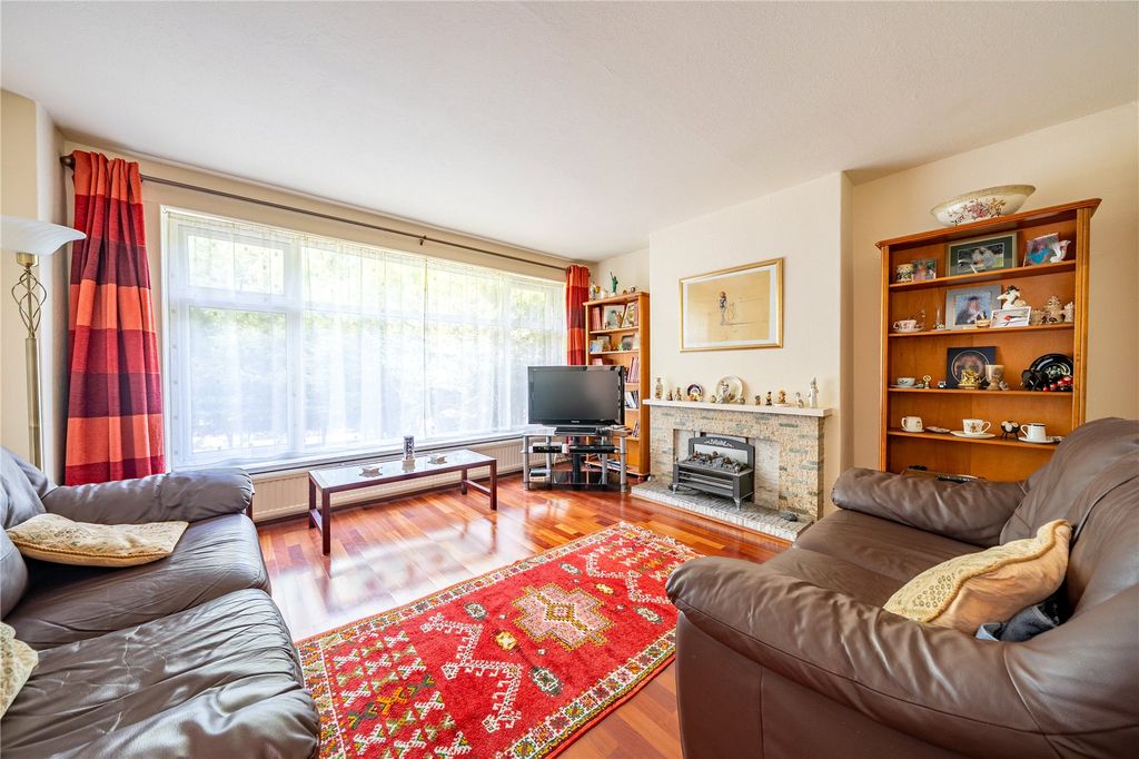 Property photo 3 of 16 Picture No. 14