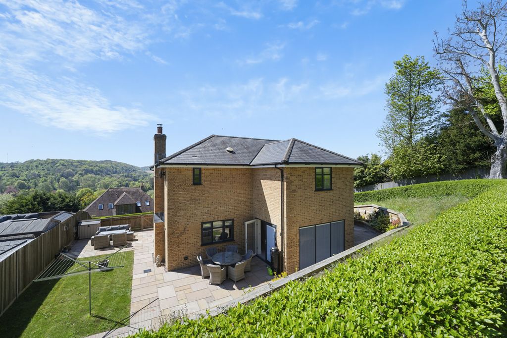 Property photo 2 of 22