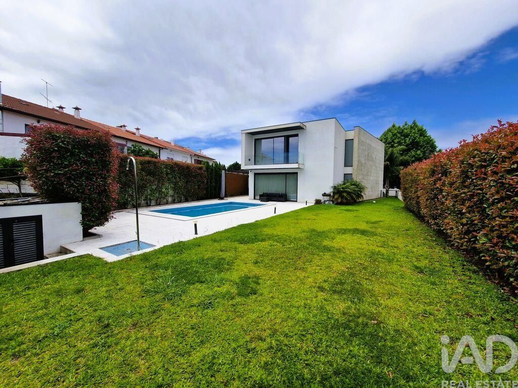 Property photo 1 of 39