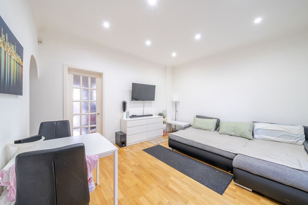 Property photo 2 of 20 1408941-1-6989B04...