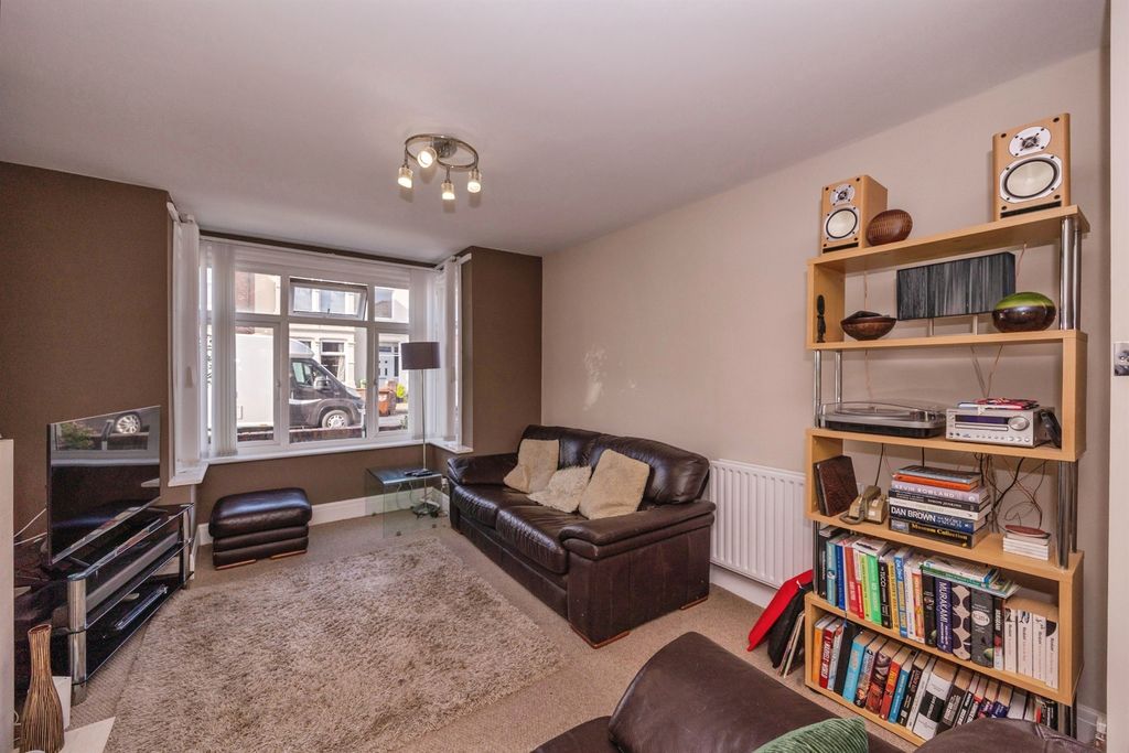 Property photo 2 of 19