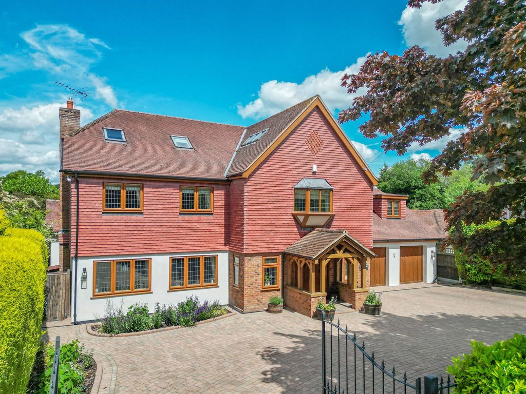 Property photo 1 of 43