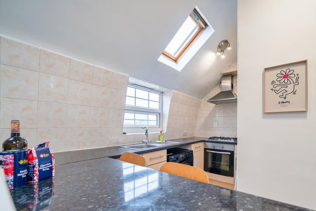 Property photo 2 of 12 Fc738798-4F99-43Fe-A385-97F903Be128d.Jpg