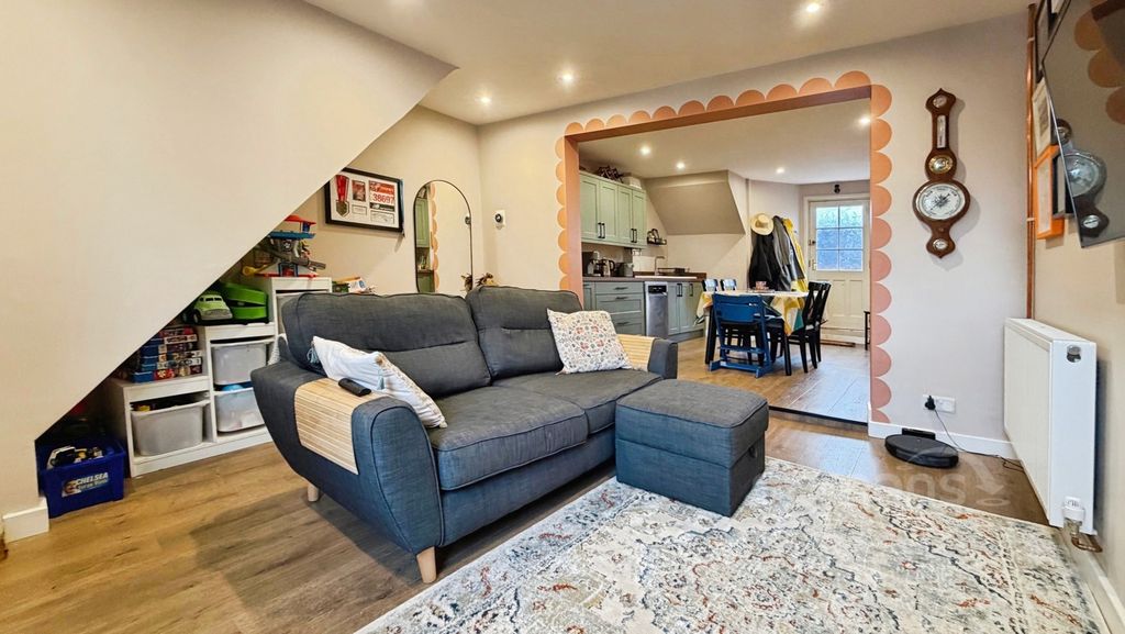 Property photo 3 of 23 Pbox-Img.Jpg
