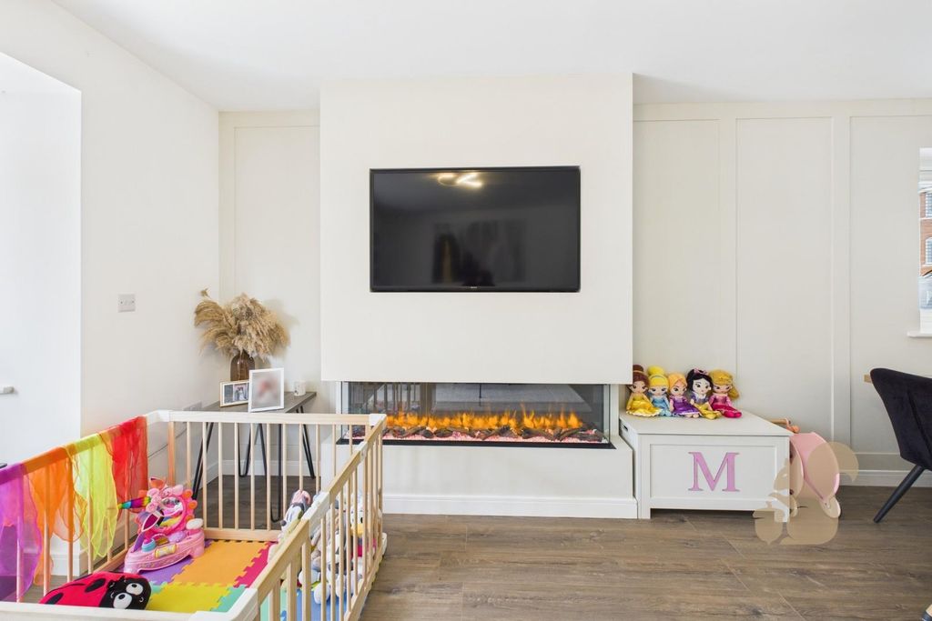 Property photo 3 of 23 Cam05668G0-Pr0014-Still005.Jpg