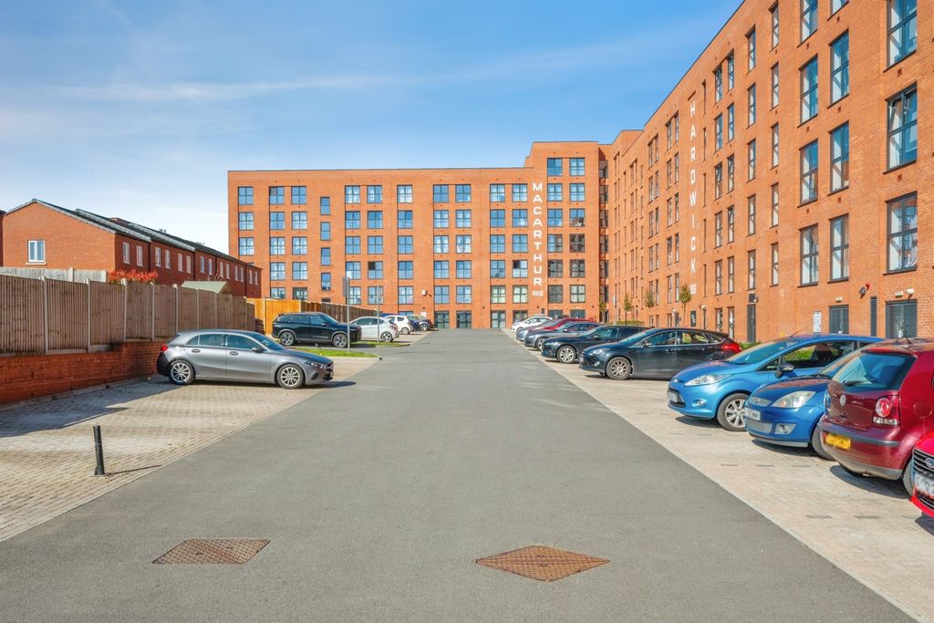 Property photo 3 of 14