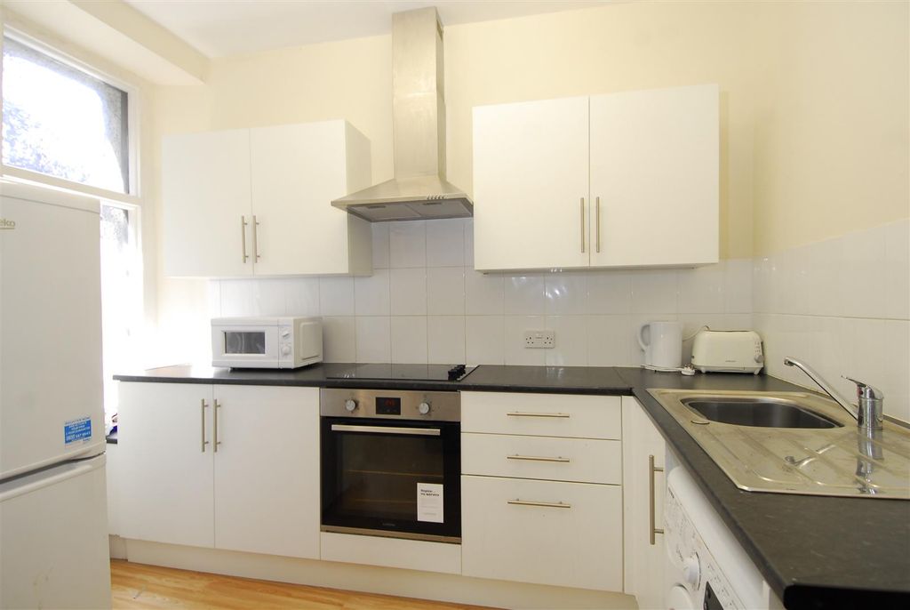 Property photo 2 of 6 87Alexanderrd001.Jpg